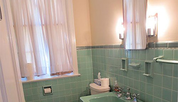 Pastel colours give an airy appearance to the bathroom Pastel colours give an airy appearance to the bathroom